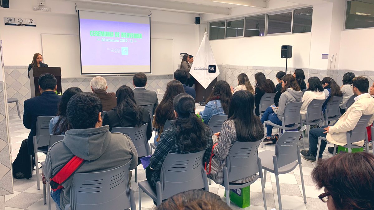 i_emprendedores's tweet photo. Continuamos con la Ceremonia de Bienvenida a los Alumnos Ingresantes 2019-02, ahora en nuestra sede Magdalena. #BienvenidaIE #IEUSIL https://t.co/borDXwo3LC