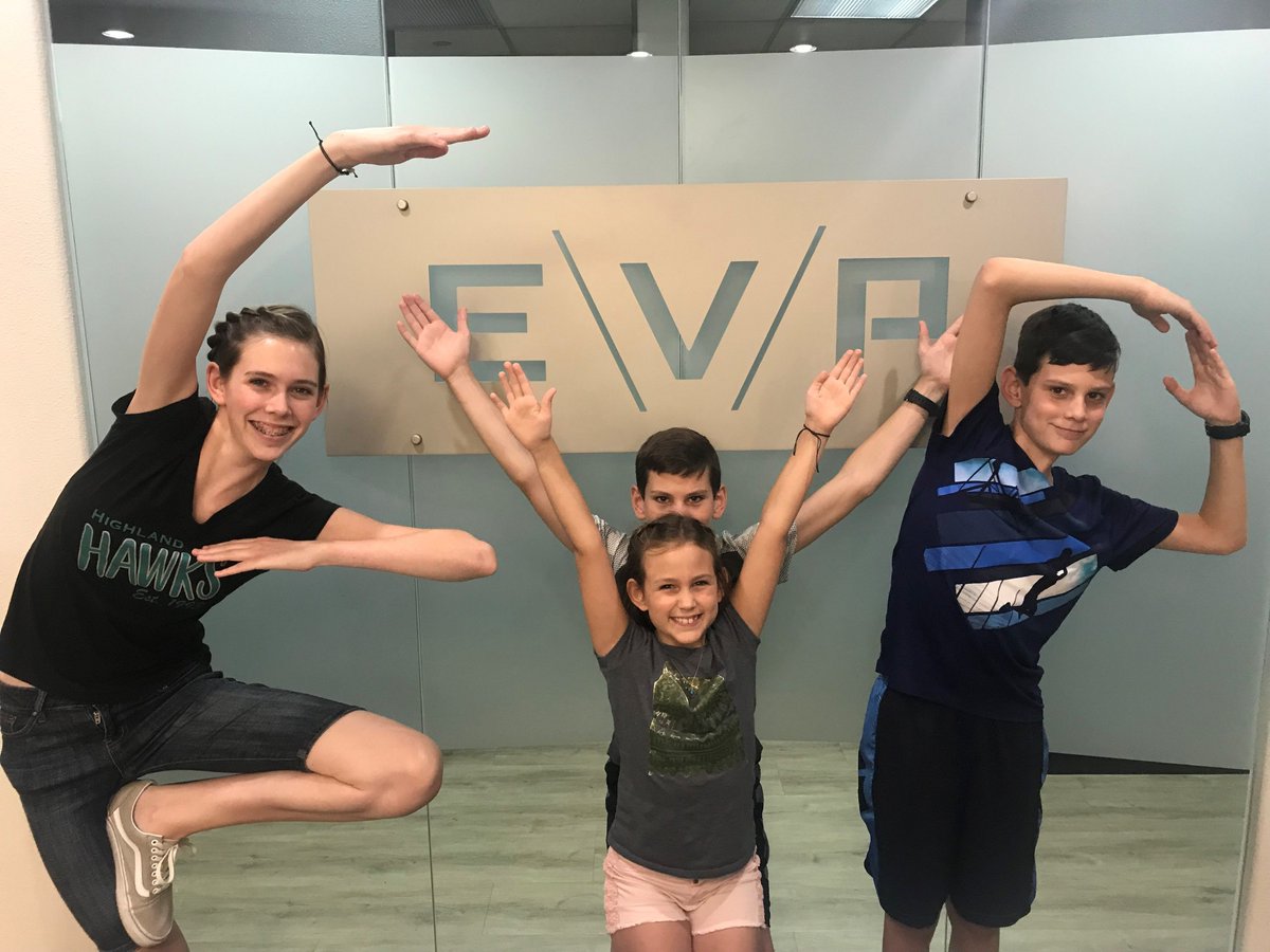 EastValleyPerio's tweet photo. Remodel=Complete
Check out Dr. Prices family as they show off our NEW SIGN!
#eastvalleyperio #evp #dentist #periodontist #periodontial #mesa #chandler #gilbert #queencreek #arizona #scottprice #morleysmith #melissawebster https://t.co/HjmilxqXwF