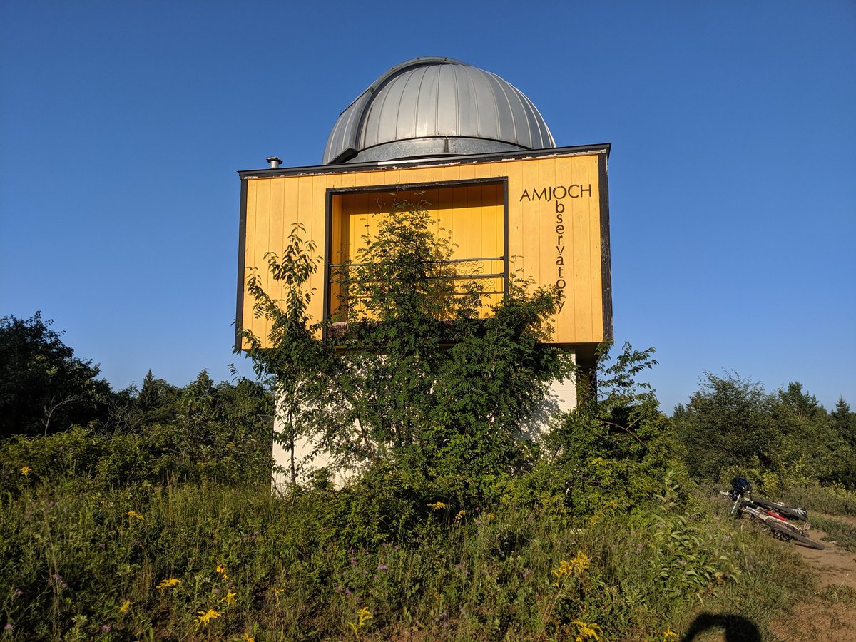 Zwyley's tweet photo. Found the Michigan Tech abandoned Observatory. https://t.co/FLV0owyYKJ