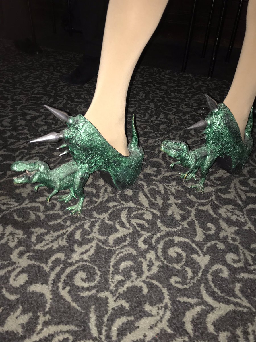 FishGuyKai's tweet photo. Someone wore these at the faculty of science award ceremony two nights ago and I’m still thinking about them. How dare they upstage my level of extra. https://t.co/ea41ct0Hty