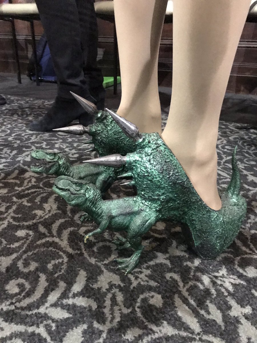 FishGuyKai's tweet photo. Someone wore these at the faculty of science award ceremony two nights ago and I’m still thinking about them. How dare they upstage my level of extra. https://t.co/ea41ct0Hty