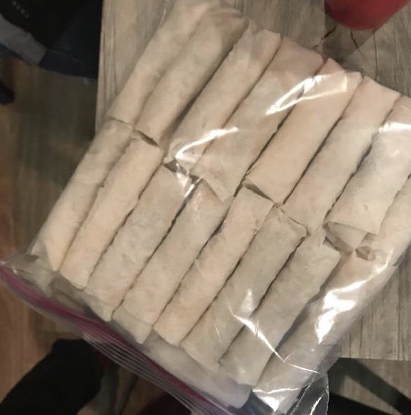 hautespot206's tweet photo. We’ve got Lumpia for sale at the Haute Spot 🔥🔥 
Flavors: Chicken, Pork, Beef or Vegetarian 🤤

DM to order! $5 Deposit Fee! 
#foodies #seattlefood #seattlefoodies #seattlefood #seattlefoodblog #seattlecooks #dinnerplates #deliciousfood #foodporn #followfood #goodeatsseattle https://t.co/7AXnivA3MY