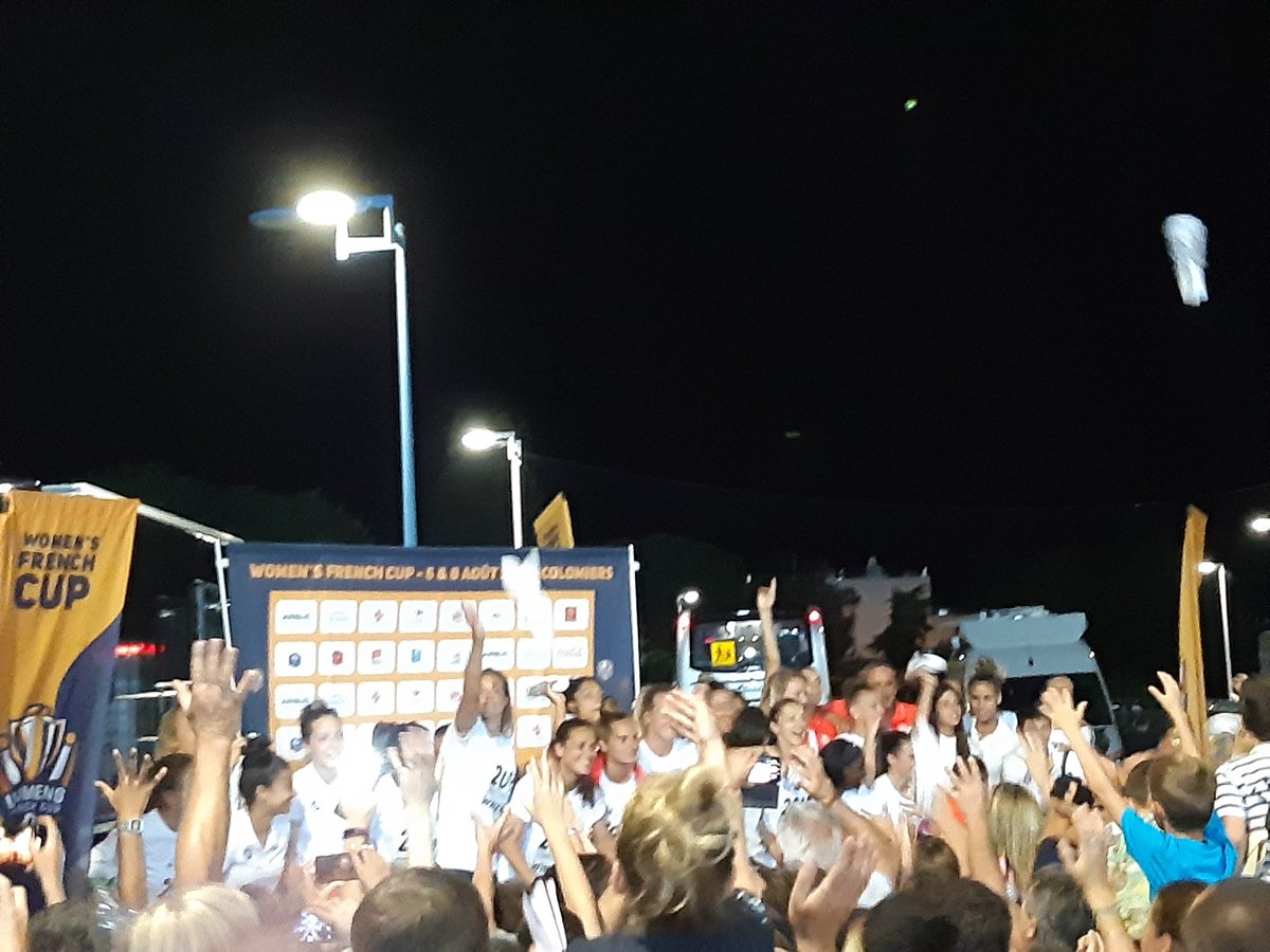 GuillaumeDAC's tweet photo. Superbe victoire aux tirs aux buts de @MontpellierHSC face au PSG à la @WomensFrenchCup
 #Colomiers
Força Occitanie 💪 https://t.co/w84h3vpxnk