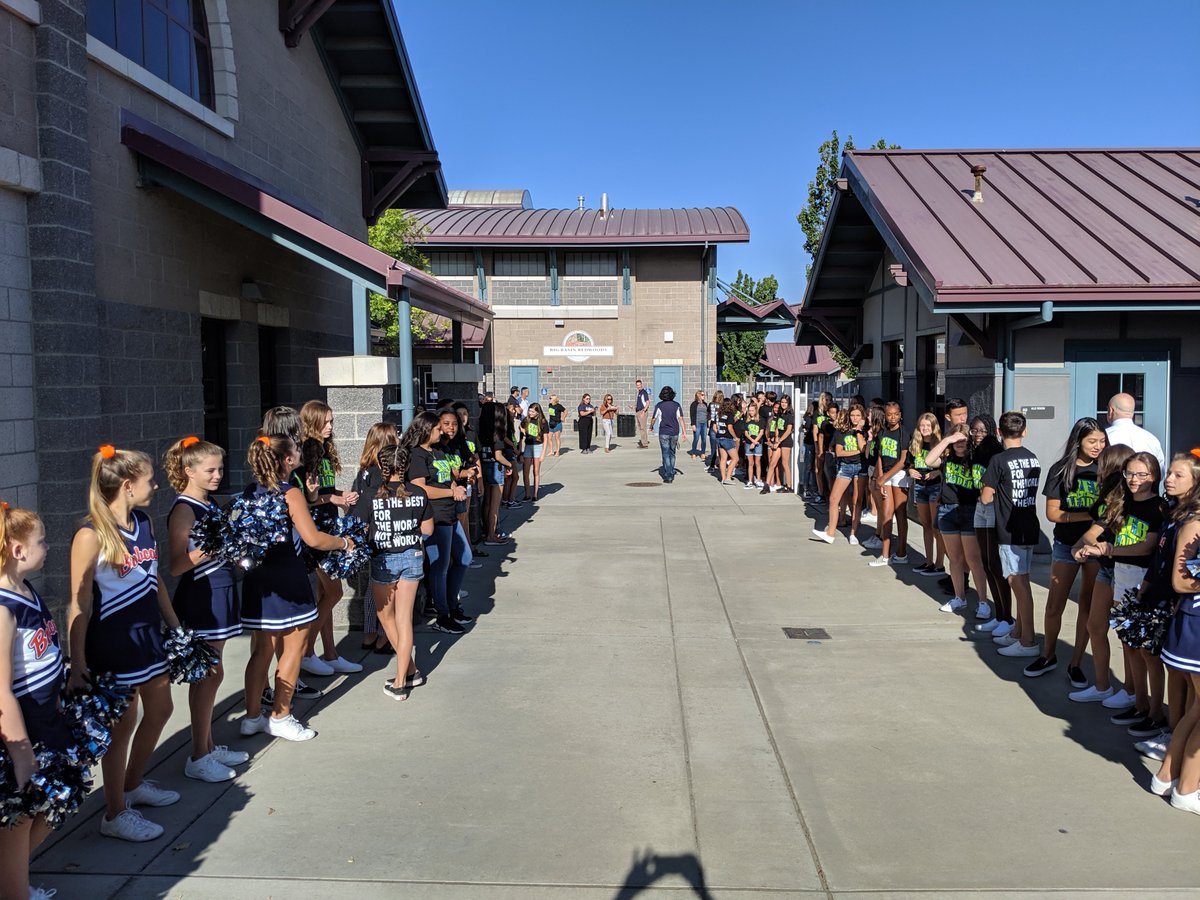 rcsdchilton's tweet photo. First-day awesomeness at Chilton! We are so lucky to have the most amazing students ever! #WeRChilton #RCSDChampions https://t.co/Vse6CIwXDp