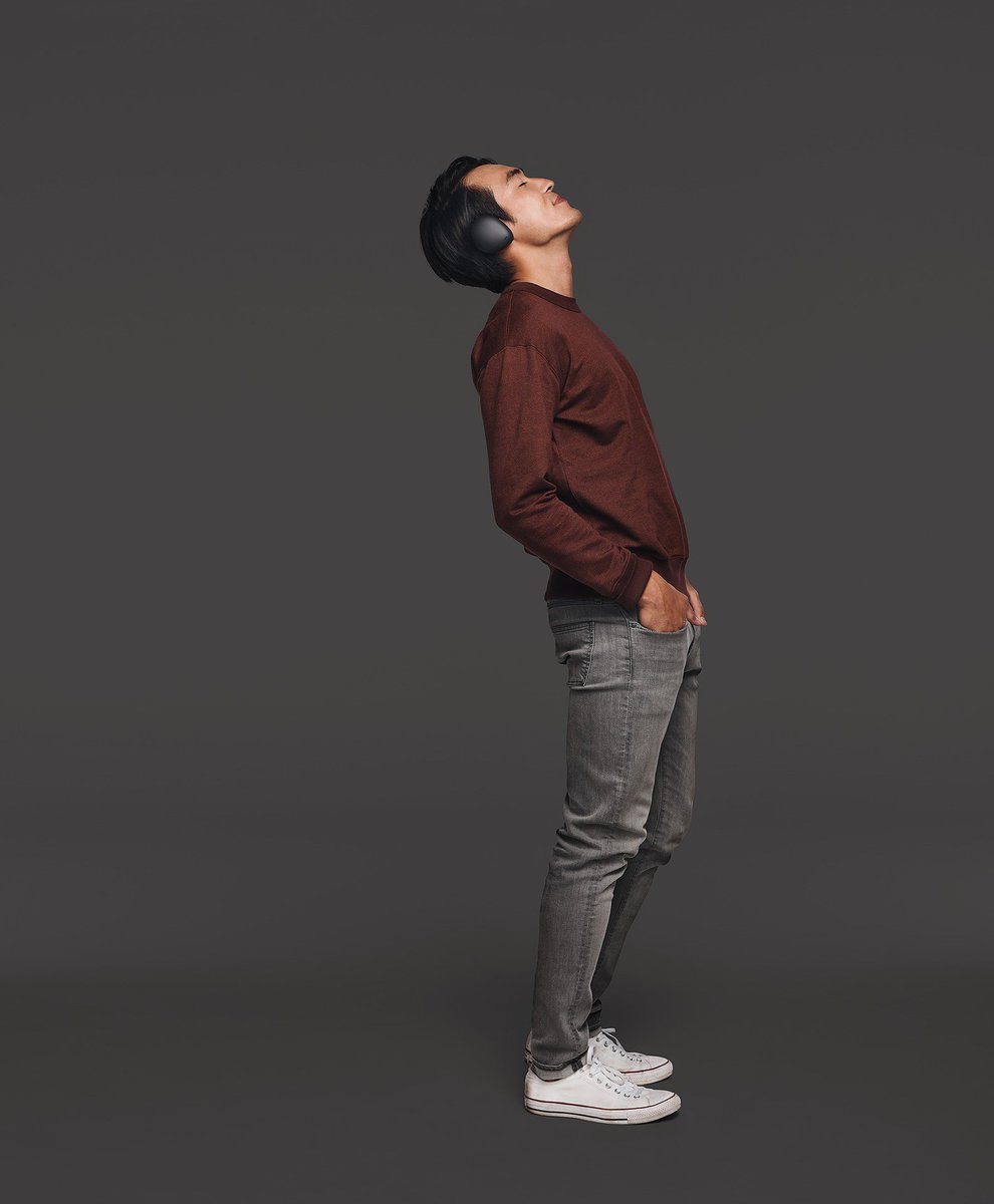 Never miss a beat with Blend Mode. Beamforming microphones let you bring in outside sound while blending with your music for greater awareness.

Pre-order now! humanheadphones.com