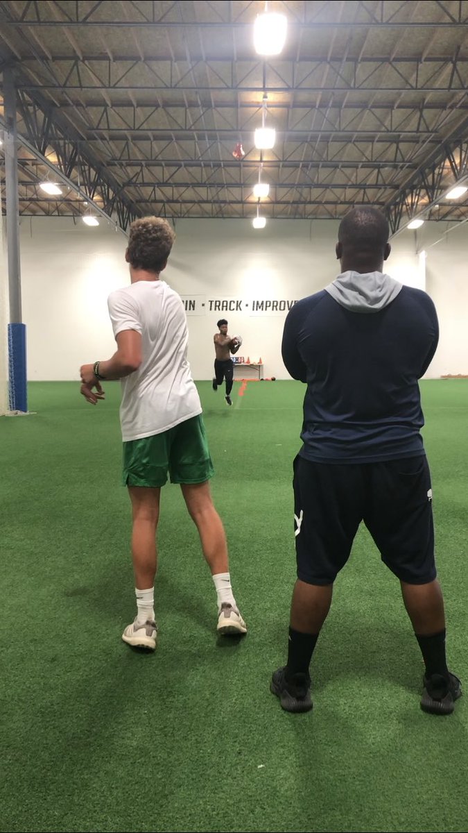 It’s the extra work. Every time @Jackson_jones5 ask <a href="/flyguyhuey5/">Houston Lillard</a> to workout he’s there. Season starts soon <a href="/TualatinHSFB/">Tualatin Timberwolves Football</a>