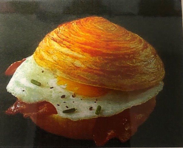 Queenbeanniaga1's tweet photo. The Queen's Breakfast Sandwich, Niagara Falls https://t.co/5fTkiNTAUS