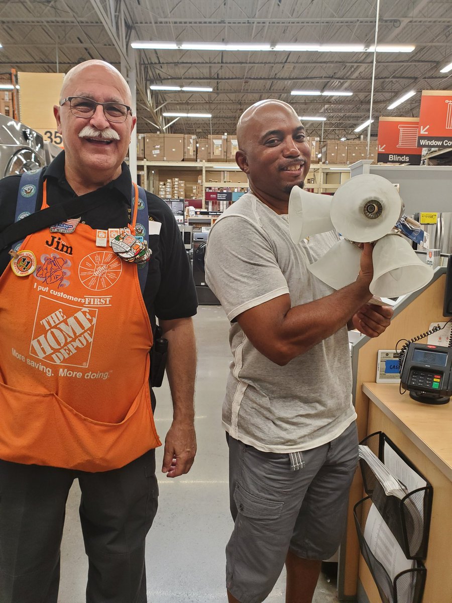 Milycam75's tweet photo. Team work always pay off! Thanks Jim L. (D29) For always share your knowledge with me and go far and beyond with customers taking the time to fix a fan light fixture. Excellent Customer Service Jim. You ROCK!!! https://t.co/nqNsHuBlKE