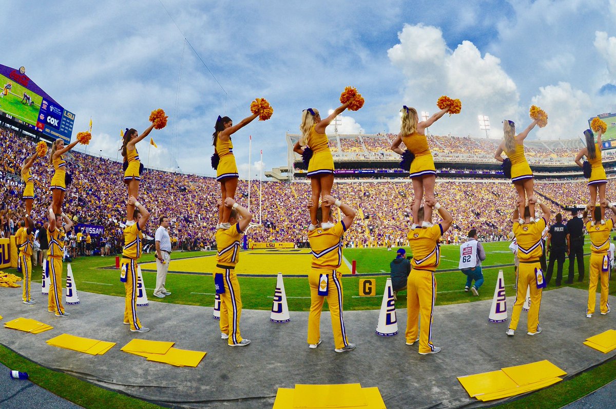 cheerleadermag's tweet photo. We are READY for football season! Who are you cheering on this fall? Comment ↴
📷: @bobbygilboy1 https://t.co/zMDJQcHAWJ