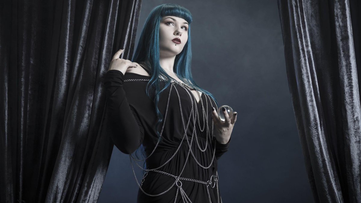 Twisted_Pix's tweet photo. Sarah Jemimah modelling for clients Scarlet in Chains recently.

Shot at Studio X, Birmingham #photography #model #alternative #chains https://t.co/D90ueXwSq4