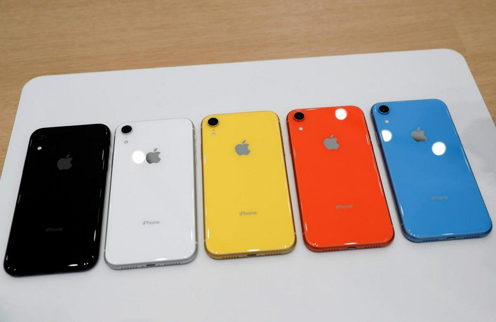 Reuters's tweet photo. Apple offers record 'bounty' to researchers who find iPhone security flaws https://t.co/Hfmns6VBB8 https://t.co/eMhKG5NSqs