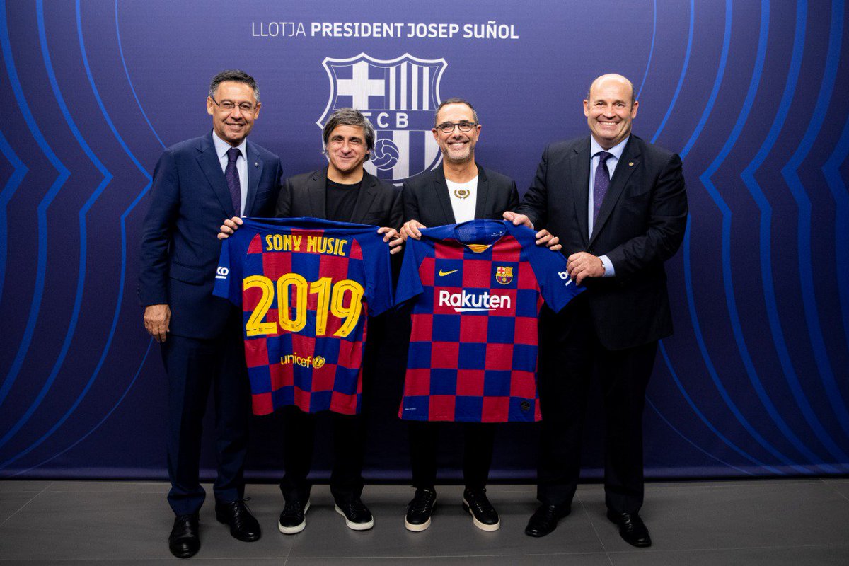 LaPoderosaDgo's tweet photo. El club FC Barcelona ha firmado una colaboración con Sony Music.😲😲

@SonyMusicLatin @Sony https://t.co/rWoUEnk9Js