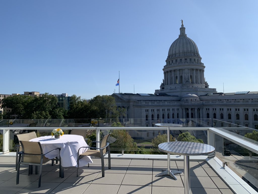 EllevateMSN's tweet photo. Cheers! Happy hour at Baird. Who’s coming? #baird #Msn #thesquare https://t.co/1R4JTXAY4T