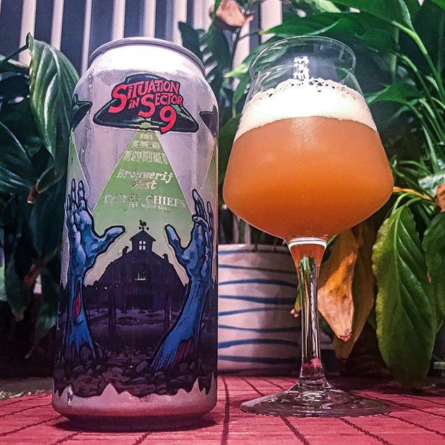 jdstonedesign's tweet photo. 🍺 : Situation in Sector 9 collaboration with Brouwerij West and Three Chief picked up at the brewery. Can't resist these cans! Amazing artwork. Super grassy beer, enjoyed it but not my favorite.
@brouwerijwest @threechiefsbeer  #situationinsector9 .
… https://t.co/0RqBJ0Xb5I https://t.co/MCu4mE5s4t