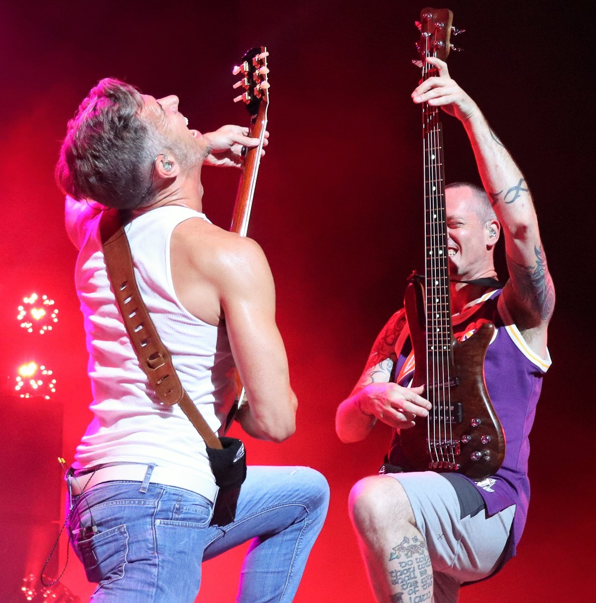 ShowsIGoTo's tweet photo. "If I ever didn't thank you (you), then just let me do it now โ
@311 & @DirtyHeads!"
13K showed up in Tampa for the biggest night of their 'Voyager' tour ๐
๐ท from @midfloridaamp by @TheSoberGoat420 & @dailysplace by @dentzdesign
Photos + Review โบ https://t.co/UdKJmSbHrq https://t.co/qSRMZmPI5l
