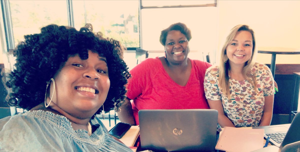 Collaboration at its finest ✔️ ⁦<a href="/tkedmond/">Tkedmond</a>⁩ ⁦<a href="/Ms_P_Webber/">Ms_Webber</a>⁩ ⁦<a href="/GibsonGrizzlies/">Gibson Elementary</a>⁩