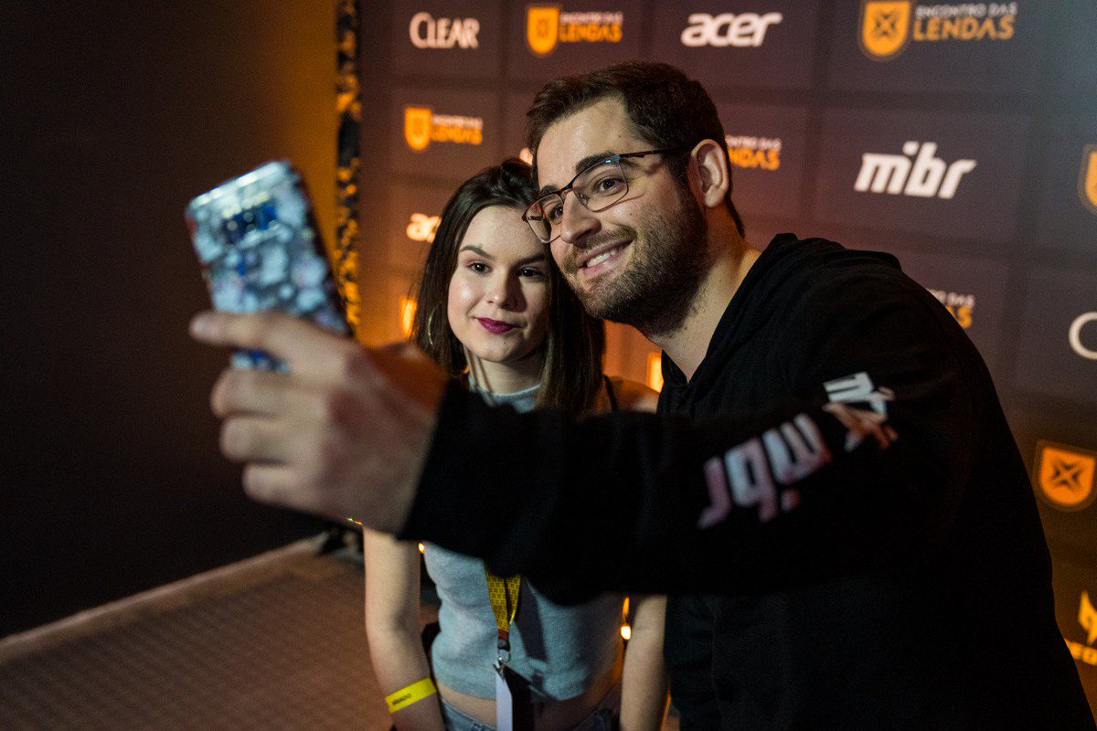 Emocionante demais sentir esse carinho da nossa família 🇧🇷
Comente com suas fotos com o nosso time no #EncontroDasLendas !

A very emotional event with our 🇧🇷 family! ♥️

#SomosMIBR