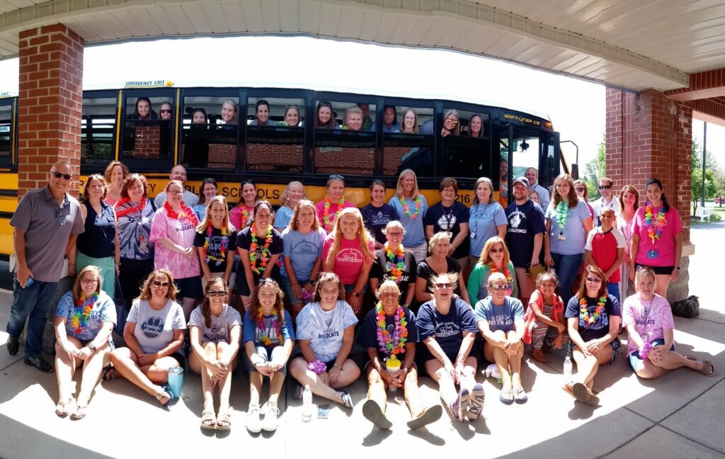 RachelRinker1's tweet photo. Reverse Meet The Teacher 2019...Having the chance to be a part of a school that values the community so much that they will board buses and go to the homes of our Ss is unreal. I cannot ever imagine a year that we won’t do this. #SESWildcats @fcpsk12 @jim_angelo_1969 https://t.co/LxYpYVTIQN