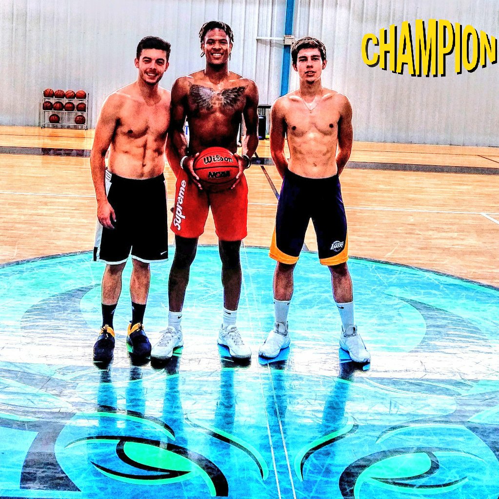 JosephMarioBro1's tweet photo. 250 shots today!!! These 3 kids will have a bright future in basketball 🏀#What you do each day will tell you how far you will go in Life. (Never Stop Dreaming!!) https://t.co/1M2hVLXDTW