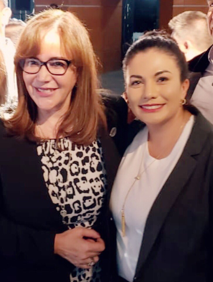 ailati23's tweet photo. Con nuestra presidenta de partido @yeidckol una gran mujer.
#Morena #MorenaVa https://t.co/vauPxJJmIY