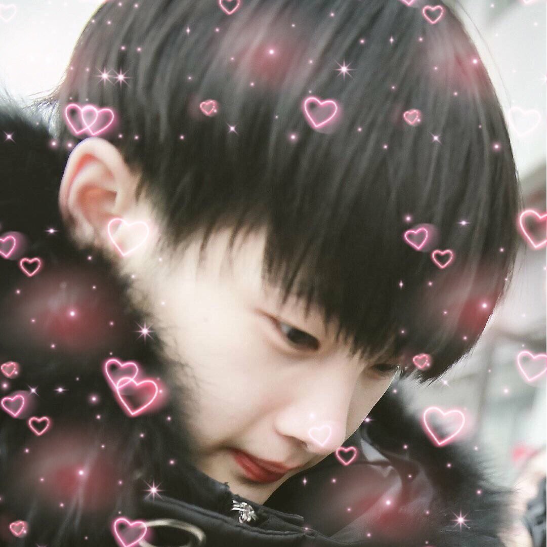 zhouarchives's tweet photo. made some cute edits for nannan 🥺❤️

#zhouzhennan #zhennan #周���南 #南南 https://t.co/r6YOT3v6gR