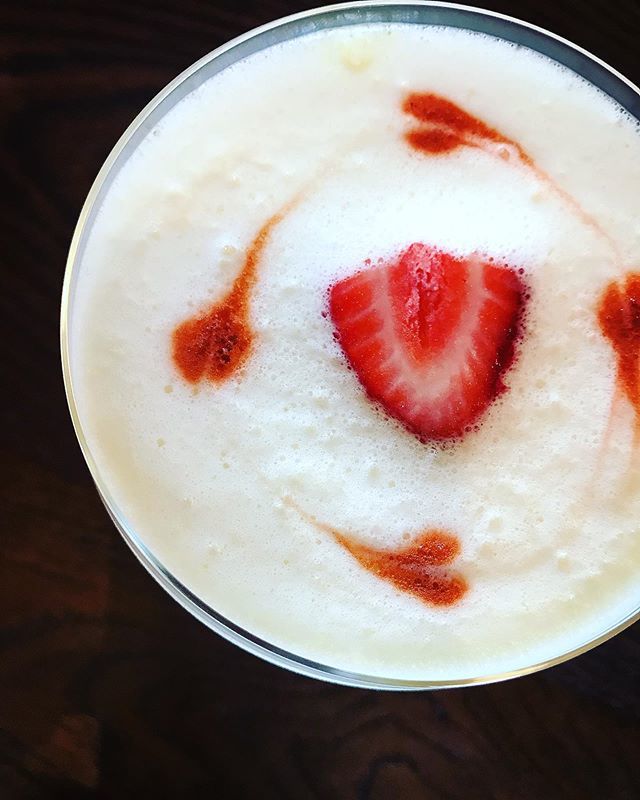 raleighwhatsup's tweet photo. Thursday night sips @okuraleigh with @offlineraleighdurham tasting + voting our fav @bedlamvodka cocktail! Thanks #offlinepremium for the fun evening! #okuraleigh #offlinepremium #linkinbio👆 #raleighwarehousedistrict #thirstythursday #premiumperks https://t.co/LOZPpfFi5l https://t.co/vGkRkEQu71
