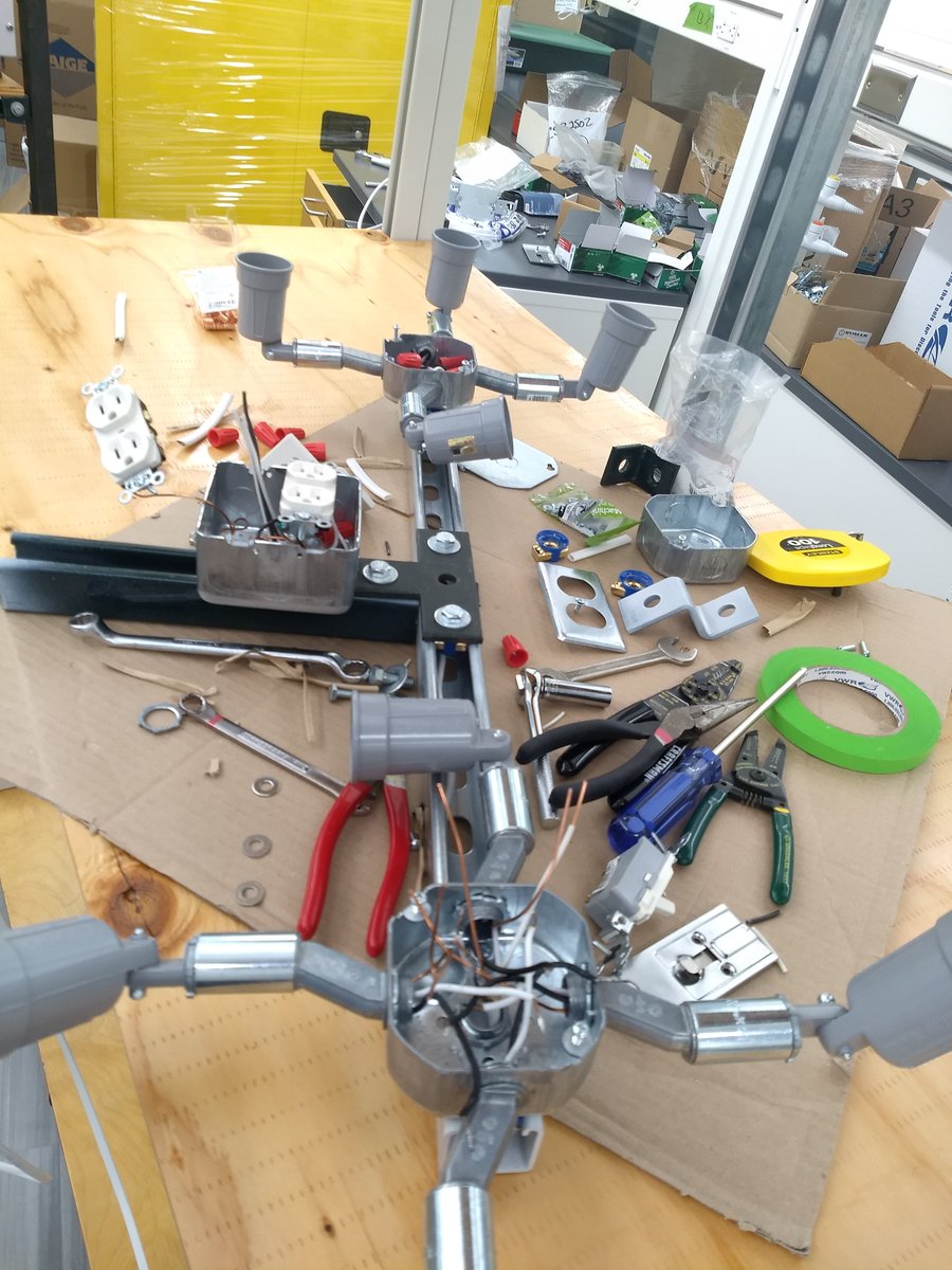 curtislabtweets's tweet photo. Glad to take undergrad Brett under my wing for some #realEngineering 

Just a glimpse into the level of thought and effort it takes to design a FUNCTIONAL space for research #GreenbergMove https://t.co/SdBsVo4H0d