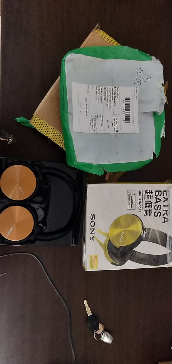 shreeshahs's tweet photo. Recently ordered Bluetooth earphones from #openwireless website. Product got delivered but all together a different one. Trying to reach them no response only all the mail id and no.s are fake. Kindly look into it before buying.#facebookadds #instagramadds #fake #earphones https://t.co/dbZKH7xmGC