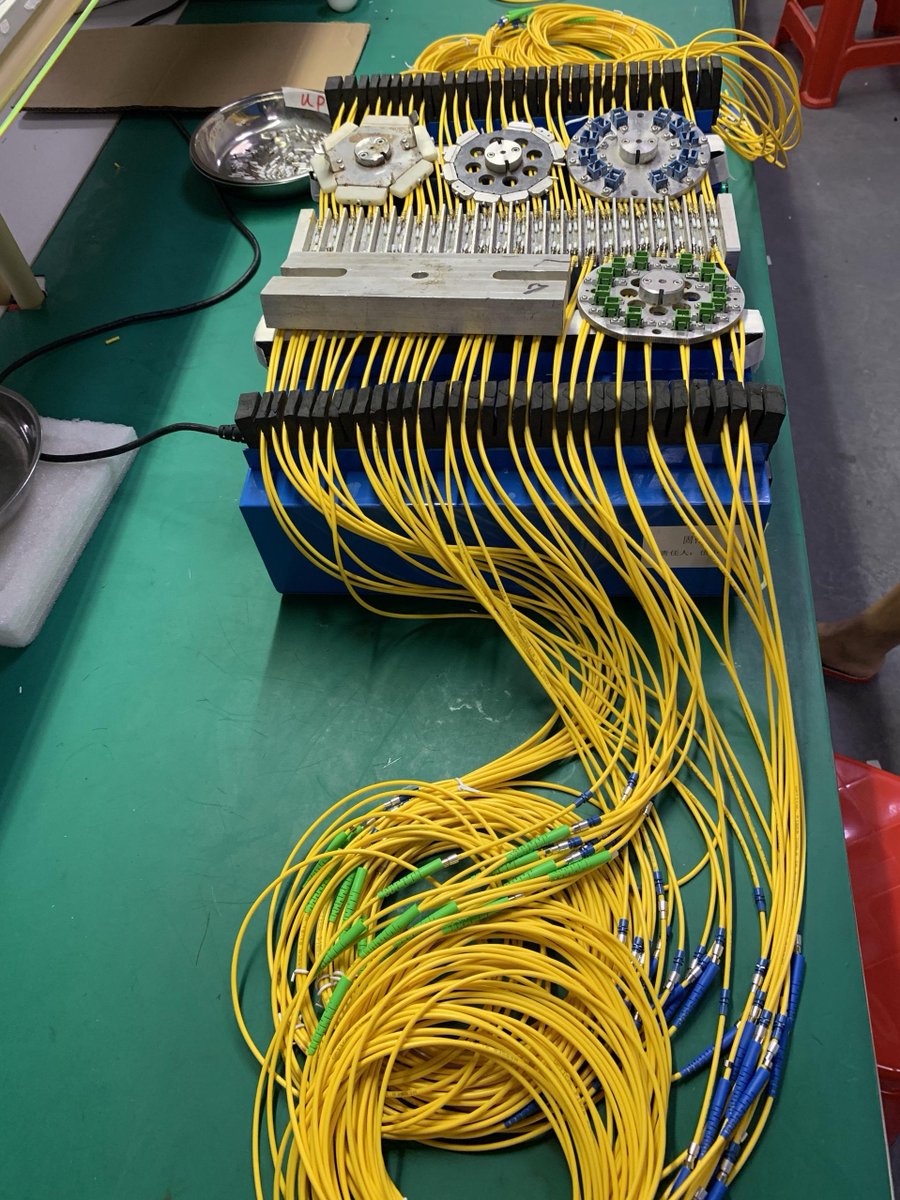 JennyFiber's tweet photo. Fiber Optic Patch Cord Polishing and curing process. #FTTH #fiber_optic #patch_cord https://t.co/p1Se95jN30