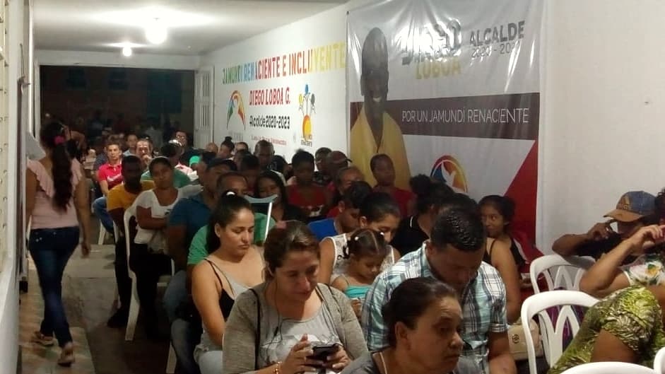 Loboaalcalde's tweet photo. Nuestra sede de campaña a la #AlcaldíadeJamundí es un espacio de puertas abiertas para que nos encontremos y construyamos juntos mejores caminos para nuestro municipio. Gracias a los candidatos al #ConcejodeJamundí, familiares, amigos y vecinos por hacer realidad este proyecto. https://t.co/CE0sxVnPi9
