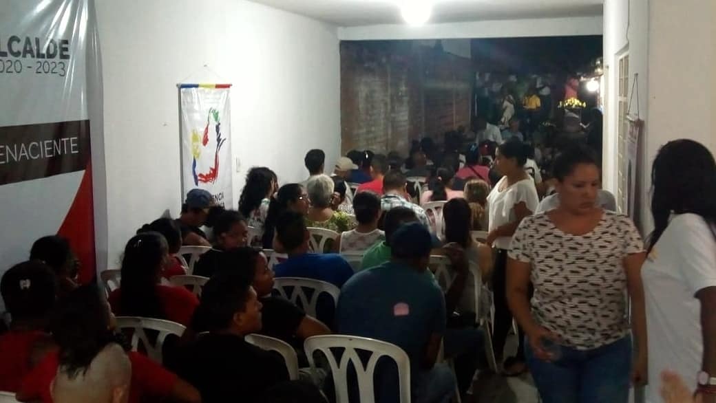 Loboaalcalde's tweet photo. Nuestra sede de campaña a la #AlcaldíadeJamundí es un espacio de puertas abiertas para que nos encontremos y construyamos juntos mejores caminos para nuestro municipio. Gracias a los candidatos al #ConcejodeJamundí, familiares, amigos y vecinos por hacer realidad este proyecto. https://t.co/CE0sxVnPi9