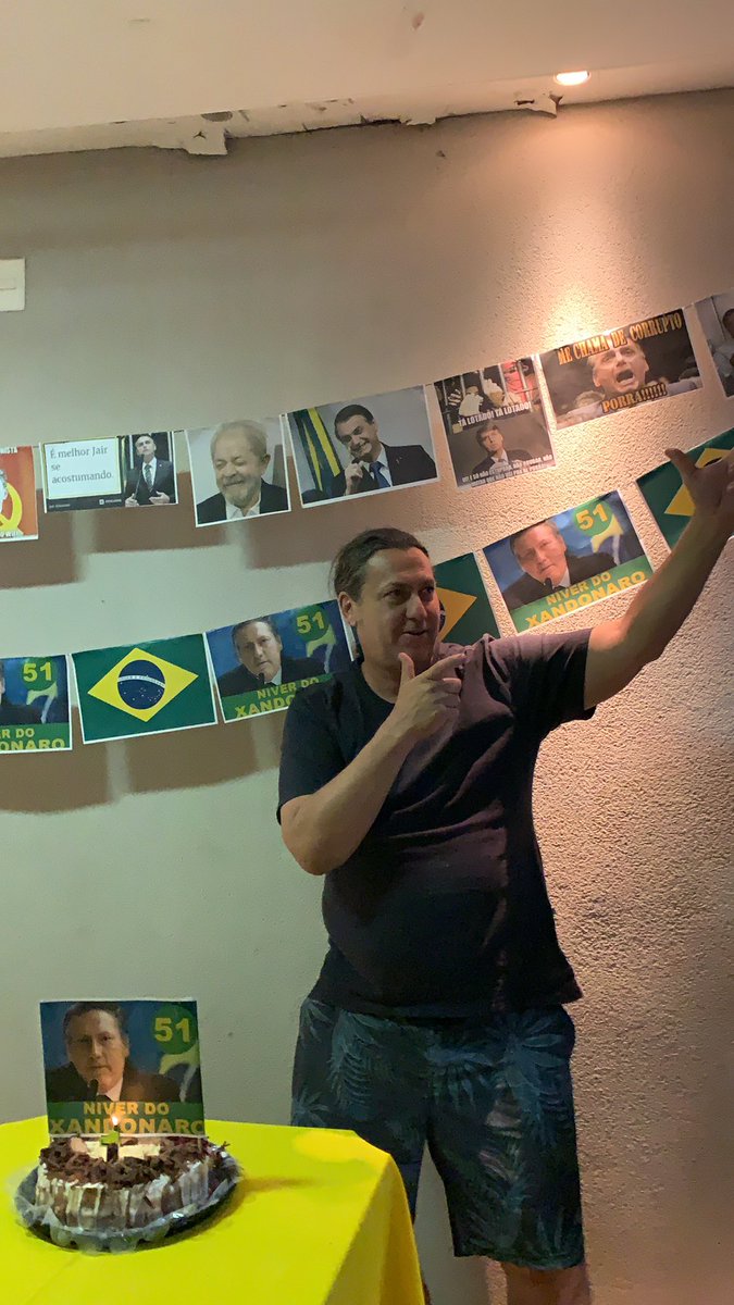 RenatoZaar's tweet photo. Quando você é Pró Governo e faz aniversário. @CaioCopolla @jairbolsonaro @BlogDoPim @augustosnunes @SF_Moro @BolsonaroSP @RodrigoMaia @radiojovempan @OsPingos https://t.co/Sz3SuVbNGk