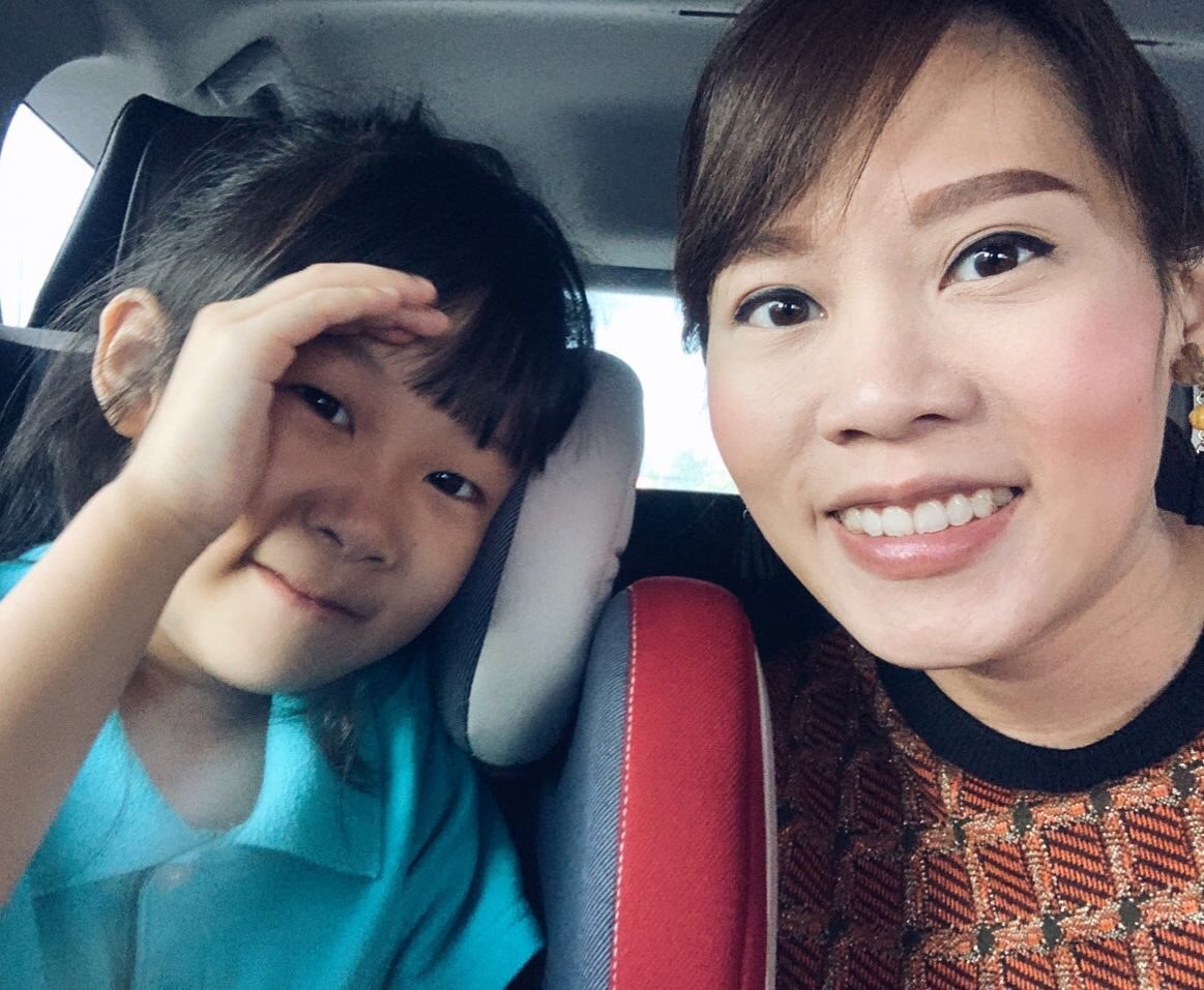 tuknirutchaya's tweet photo. เดี๋ยวจินจะมีโปรดักที่มาจากลายเส้นที่จินวาดแล้วนะคะ จินตื่นเต้นมากกก แต่แม่ตื่นเต้นกว่าาาาา รอติดตามกันนะคะ เร็วๆ นี้🤘🏻🤘🏻 #gindraw #เส้นทางการวาดรูปของเด็กหญิงจิน #giny7 https://t.co/BPmN1ka0Kk