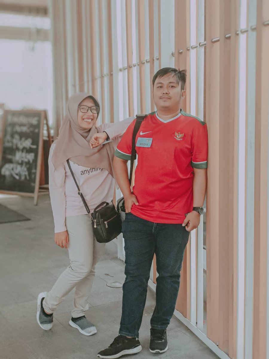 Lazwardy1's tweet photo. Disaat kesedihan dtg, ada seseorg yg selalu menemani dan memberikan semangat. Thanks ya syg udh selalu memberikan semangat buat kk @Riskygustinaa. "Optimis Saja" dalam menjalani hidup ini #FlashPostingNTB #OptimisSaja @djikp https://t.co/swnAsXc1I5