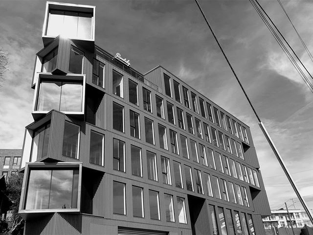 cgaledougfir's tweet photo. Awesome Shot of #PDX Flatiron. One of the most recent #Masstimber buildings fully finished and occupied to hit the scene. Also has the one of the best views of the city.

#buildwithwood #timber #building #wood #material #architecture #usewood #woodisgood… https://t.co/ouLIPrnw48 https://t.co/gM9SNasLAH
