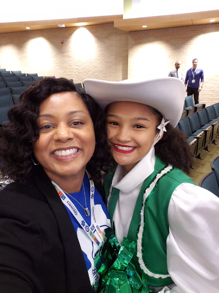 poshmisty3's tweet photo. #risdsaysomething This is what I am saying...That's MY girl. She is going to move mountains. So proud of this young lady! #oncearoadrunner https://t.co/5e9V6cxkCR