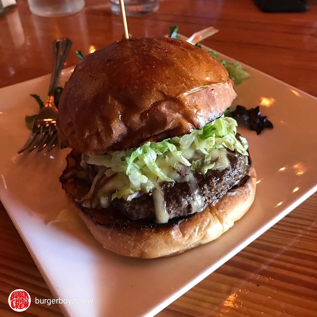 TaborTavernPDX's tweet photo. Burgers tonight?? 🍔
📷Repost of IG:burgerboyzcrew #pdxeats #eaterpdx https://t.co/Yl8iHMgXr1