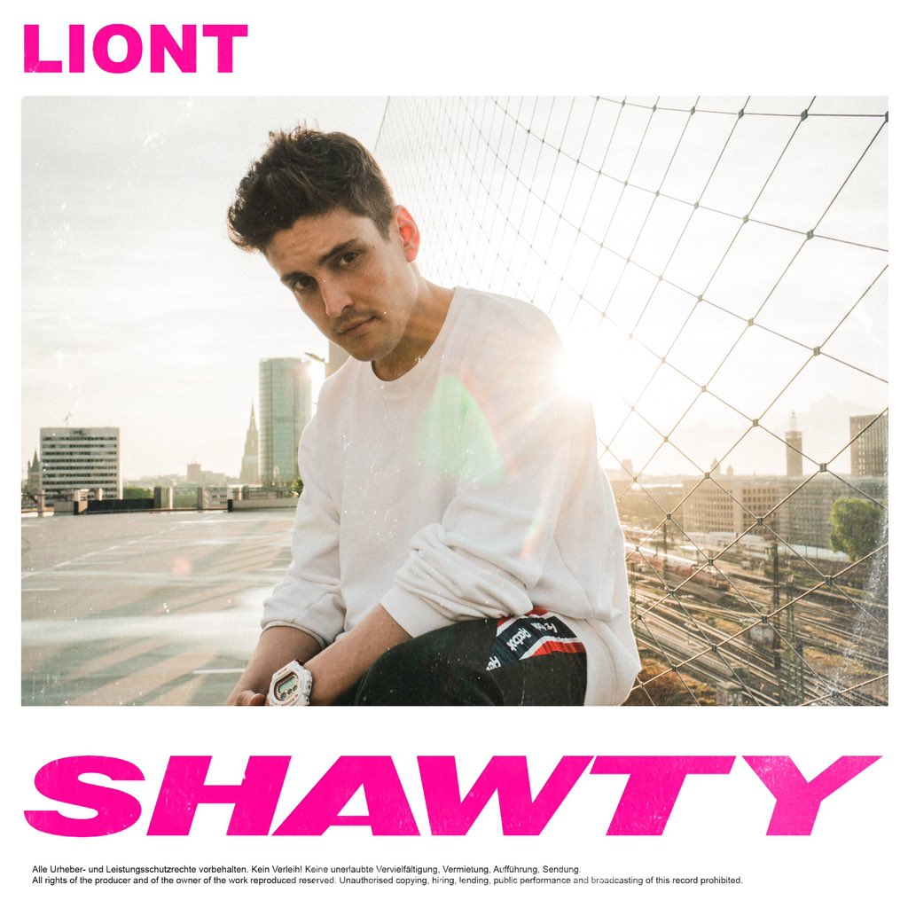 TheRealLiont's tweet photo. Gönn dir hier meinen neuen Song auf Spotify -> 
https://t.co/mgqDOvvvan https://t.co/qKLJF1RAZb
