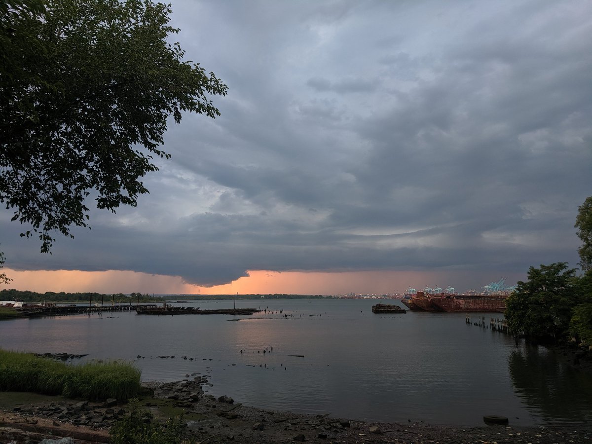 MikeTreglia's tweet photo. So excited for @NYCParks Richmond Terrace Wetlands to open up in a few months. Check out this sunset seen though the fence! #nycwaterfront #openspace #waterfrontaccess https://t.co/rak5eTOlak