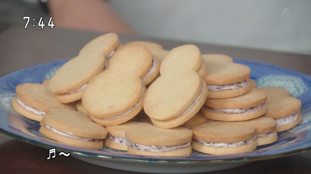 酒上小琴 サケノウエノコゴト V Tvittere 雪次郎くんの作った おバタあんサンド モデルは音更町の菓子メーカー 柳月 の あんバタサン ですね このお菓子 パッケージに由来書きがあるのですが 昭和年代後半には元となった あんバタ を考案していたので