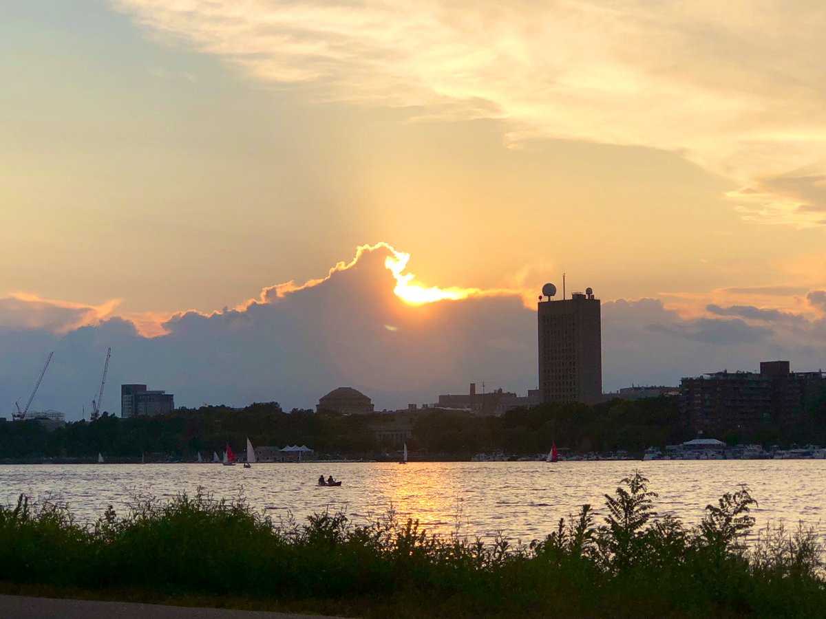 Emjay1028's tweet photo. Hands down, my most favorite part of the week! I โค๏ธ #Summer! #RiverFit #Yoga #Sunset #Boston #Esplanade #MJWeather https://t.co/V2gAsDo2al