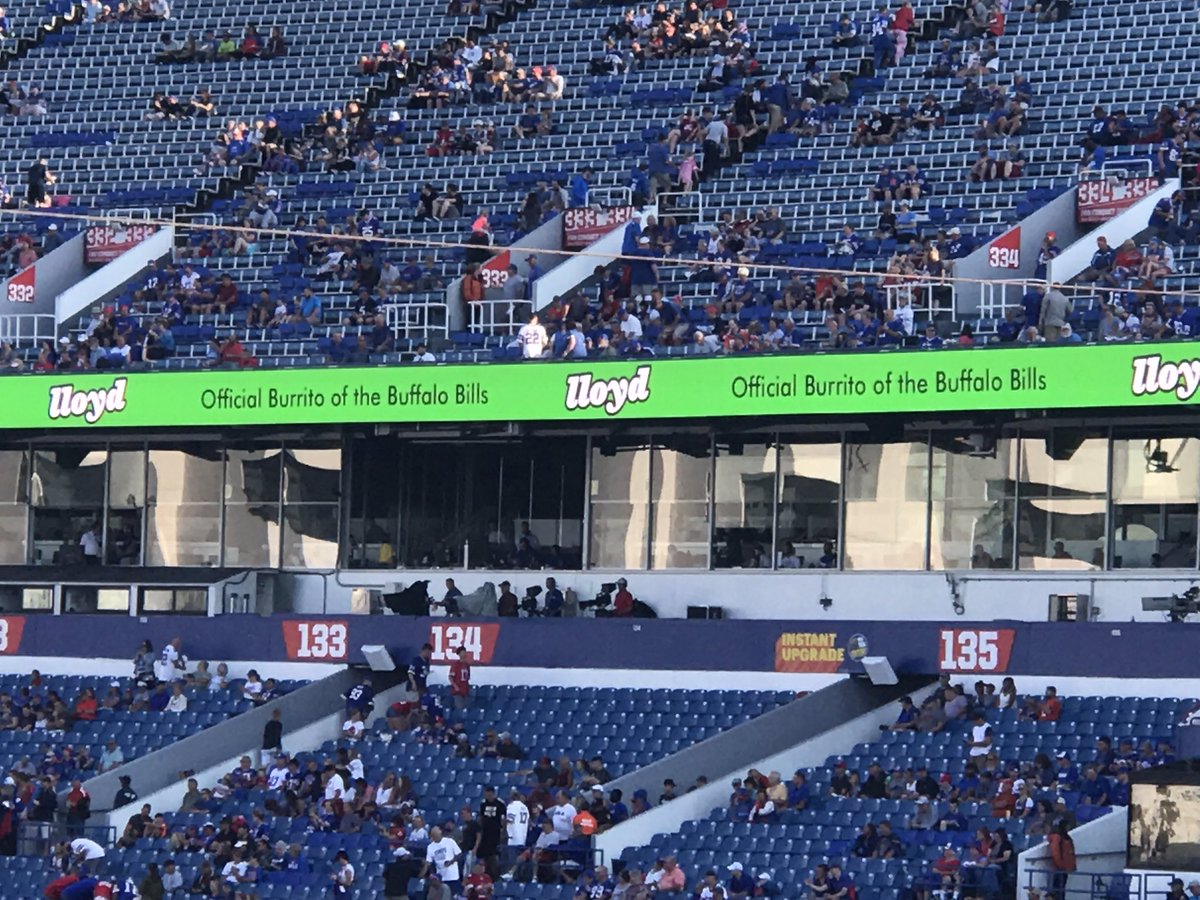 whereslloyd's tweet photo. Damn this is cool. Go @BuffaloBills!!
#officialburritoofthebuffalobills
#whereslloyd
#ThisRules https://t.co/YOaS1nZ6vm