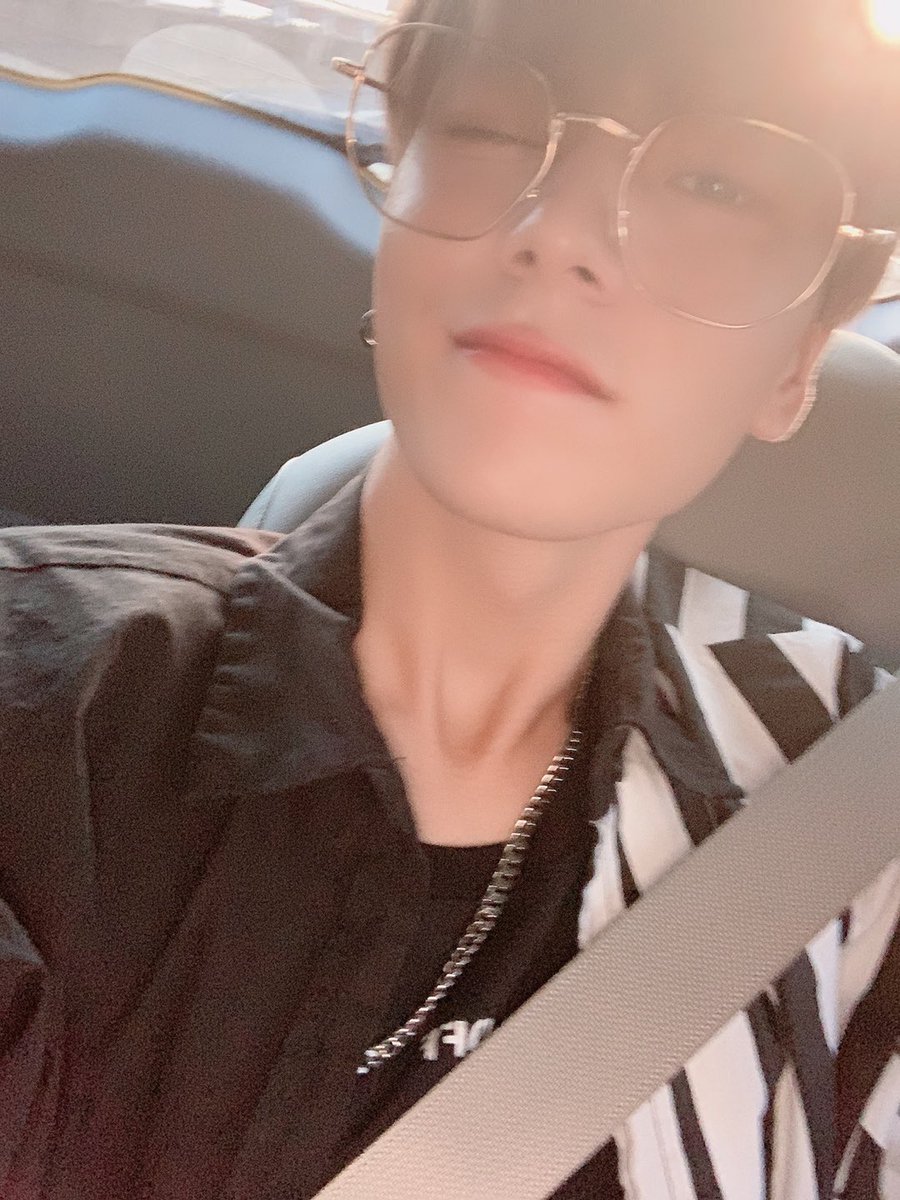 Cali1team's tweet photo. [#1TEAM #제현 #JEHYUN] Viaje perfecto~~
Buan día a todos! Enviar amor~~~ https://t.co/Qg85nI9ydr
