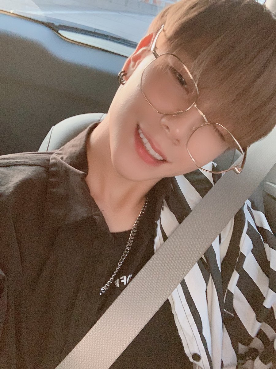 Cali1team's tweet photo. [#1TEAM #제현 #JEHYUN] Viaje perfecto~~
Buan día a todos! Enviar amor~~~ https://t.co/Qg85nI9ydr