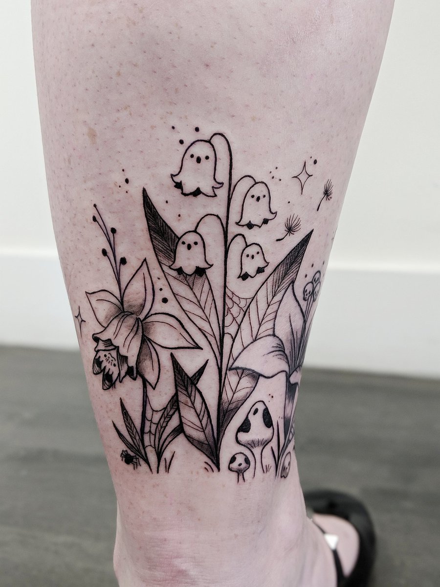 mandajmartin's tweet photo. Figure I should start sharing more tattoos here as well! A lil spoopy garden ankle wrap from a couple weeks ago! ✨💀🌱 https://t.co/QITiA2bgiA