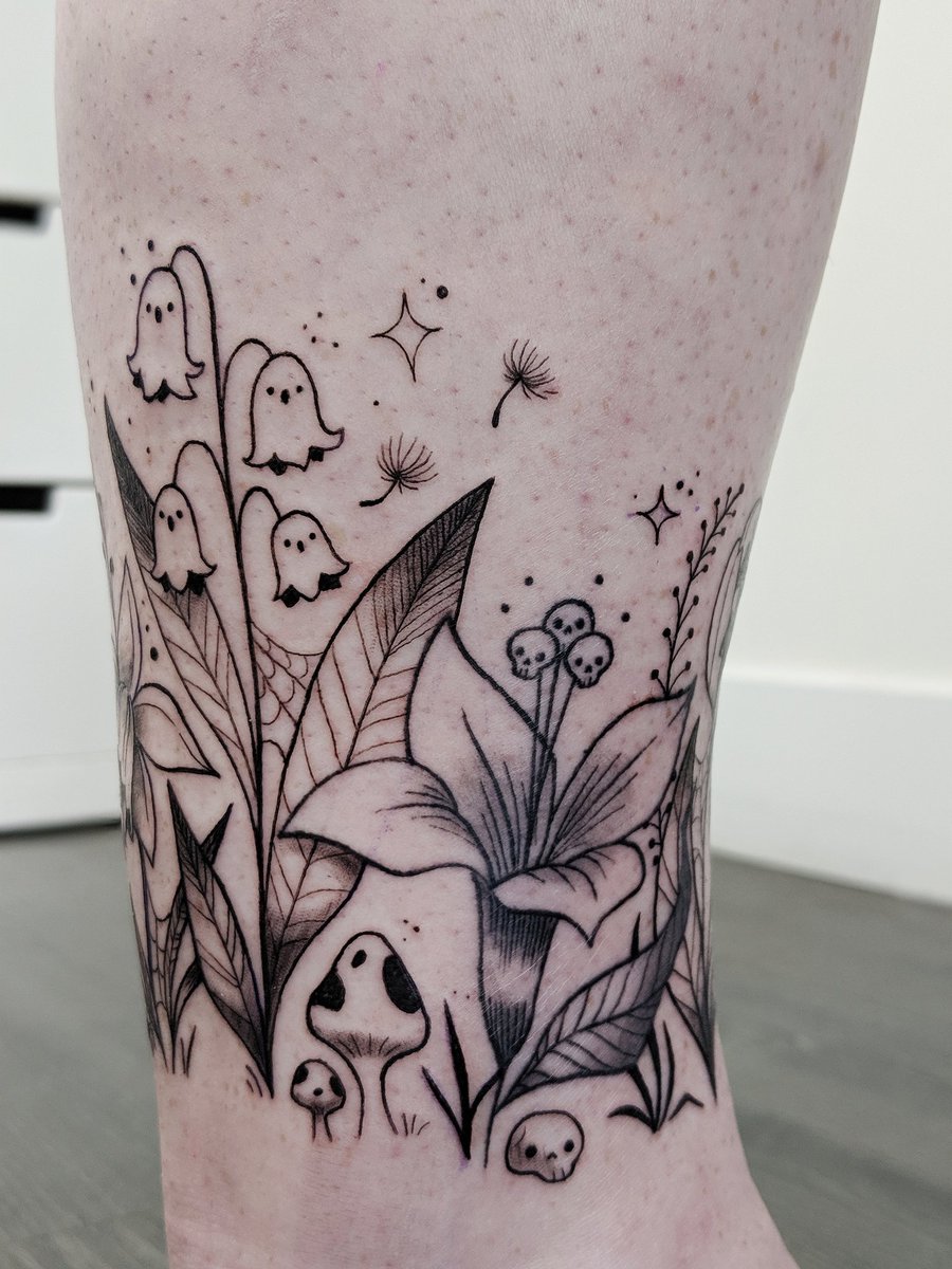 mandajmartin's tweet photo. Figure I should start sharing more tattoos here as well! A lil spoopy garden ankle wrap from a couple weeks ago! ✨💀🌱 https://t.co/QITiA2bgiA