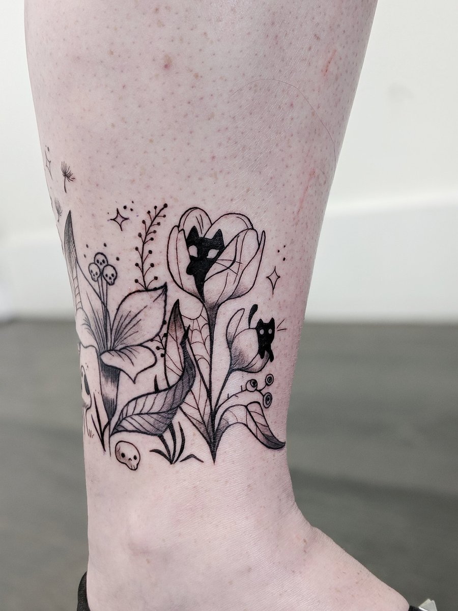 mandajmartin's tweet photo. Figure I should start sharing more tattoos here as well! A lil spoopy garden ankle wrap from a couple weeks ago! ✨💀🌱 https://t.co/QITiA2bgiA
