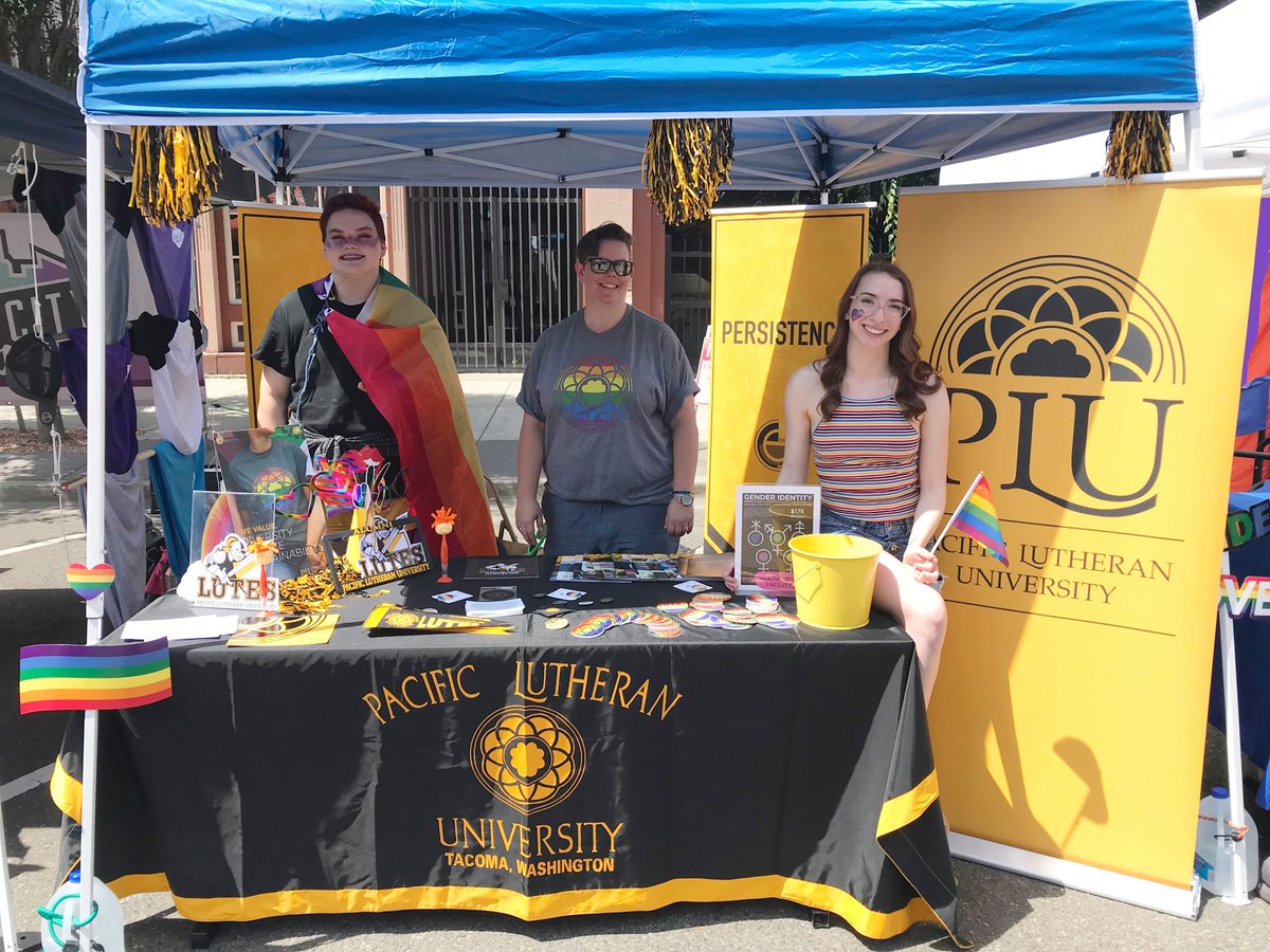 PLUNEWS's tweet photo. Proud the whole year round! 1.) Lutes raised the Progress Pride flag in the center of campus throughout July. 2.) AVP Angie Hambrick received the @TacRainbowCntr's Ruby Ally Award. 3.) Students, alumni, faculty & staff repped at @TacomaPrideFest. 4. Pop Sockets. #TBT #PLUsummer https://t.co/QFQJvlwlFL