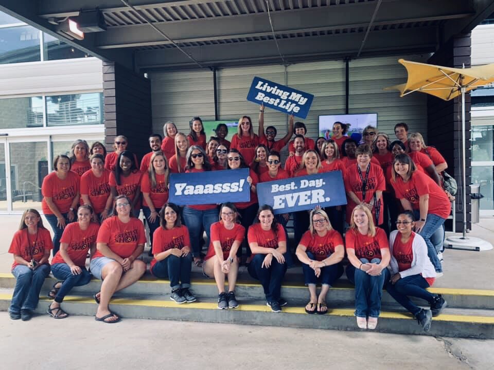 jenna_kasprzyk's tweet photo. Have I mentioned how much I LOVE @OfficialCISD and @CISDNobleReed?!? Bonus checks at convocation, and spending the day at Top Golf! 🖤⚓️💛 #CISDpiratepride #piratesforever #beNOBLE https://t.co/HfUjjA5VaZ