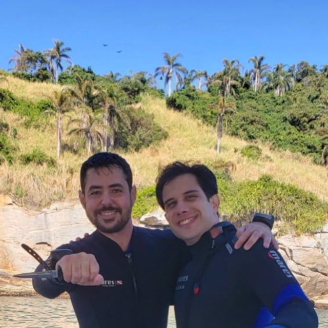 divesoulbr's tweet photo. A família só cresce! Mais um mergulhador nota 10 na água... Parabéns @joaobion pela conquista do Open Water Diver... 👊🏻👌🏻
.
Muito obrigado pelo presente!! 🔪 .
.
#cursodemergulho #divesoul #padi #mergulhorj #ilhacomprida #cagarras #riodejaneiro #padibr #divesoulbr #mergulho https://t.co/HEVJFe9NOg